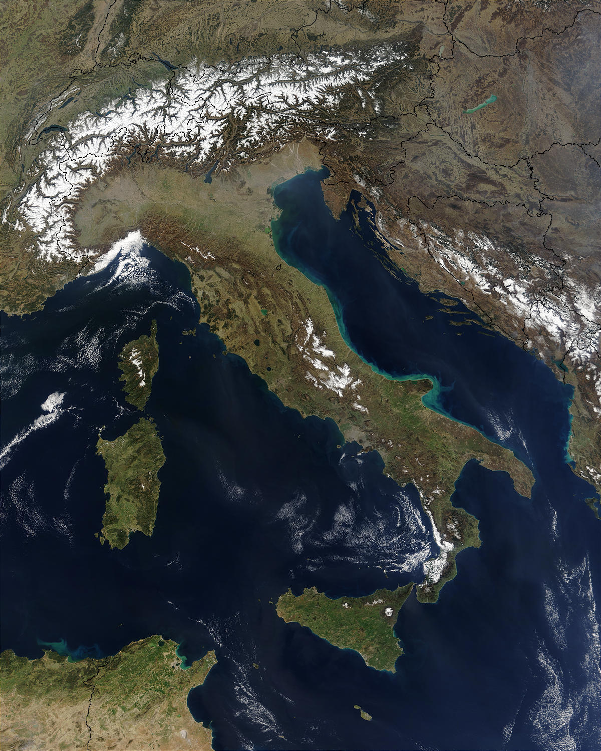 https://www.zonu.com/imapa/europe/Satellite_Image_Photo_Italy_2.jpg